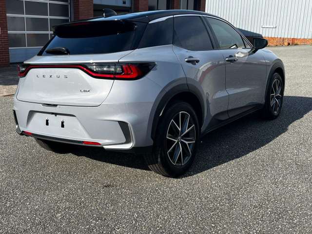 2024 Lexus Lbx 1.5 Premium + Cvt