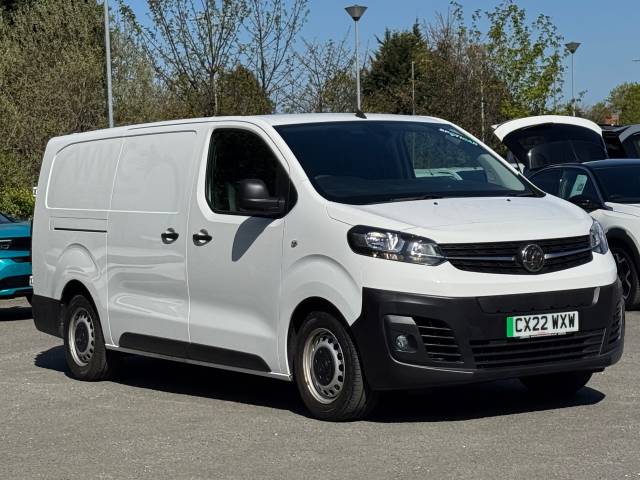 Vauxhall Vivaro 3100 100kW Dynamic 75kWh H1 Van Auto Panel Van Electric White
