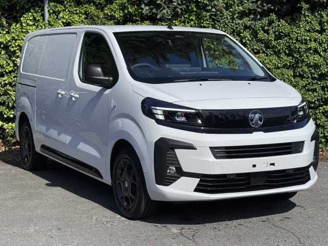 Vauxhall Vivaro 1.5 VAN M PRO DIESEL 120HP MANUAL Van Diesel Kaolin White