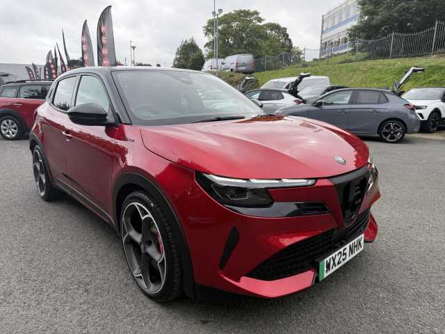 Alfa Romeo Junior Elettrica Veloce Hatchback Electric Red with Black Roof