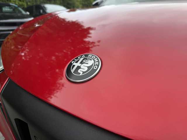 2025 Alfa Romeo Junior Elettrica Veloce