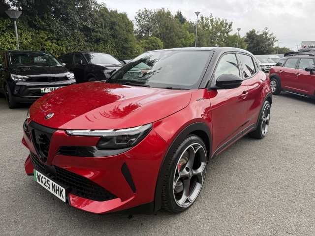 2025 Alfa Romeo Junior Elettrica Veloce